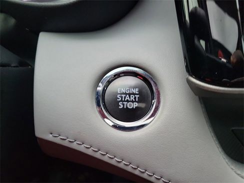 Used 2022 Toyota Highlander XLE image 34