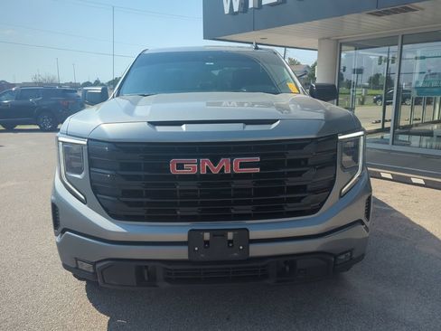 Used 2023 GMC Sierra 1500 Elevation AWD/4WD image 2