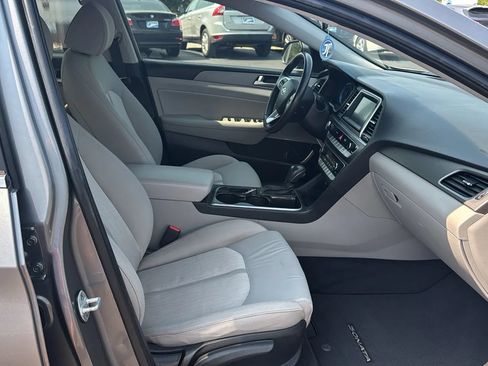 Used 2018 Hyundai Sonata SE FWD image 29