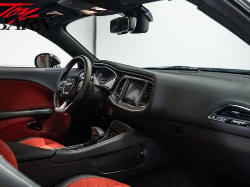 Used 2016 Dodge Challenger SRT Hellcat image 40