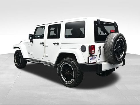 Used 2012 Jeep Wrangler Unlimited Sahara AWD/4WD image 3