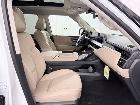 Certified 2026 INFINITI QX80 Pure RWD image 44