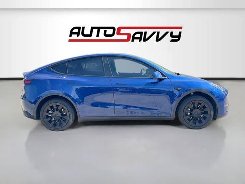 Used 2024 Tesla Model Y Long Range RWD image 8
