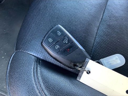 Used 2024 GMC Sierra 1500 SLT image 13