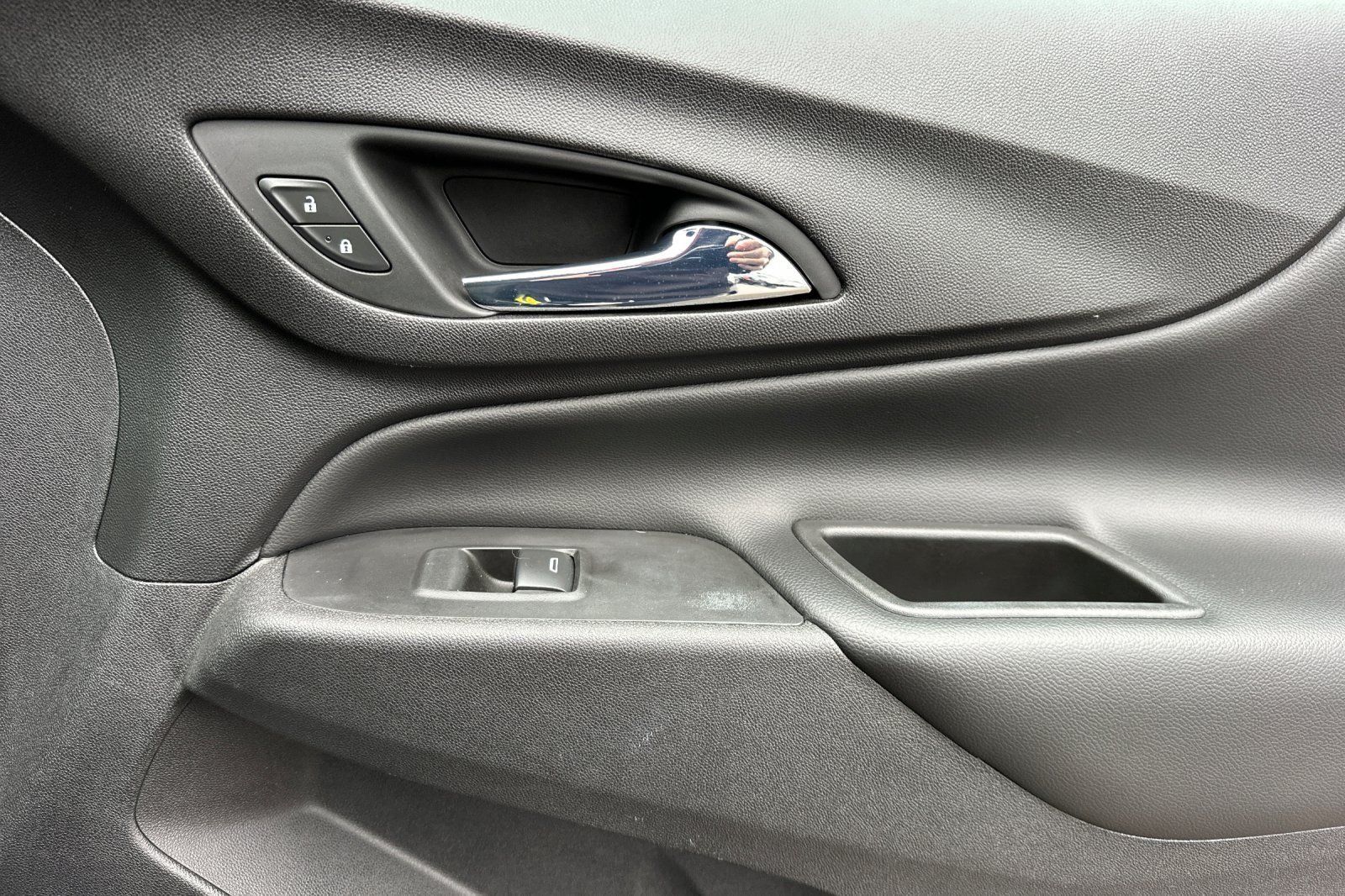 Used 2020 Chevrolet Equinox LT FWD image 20