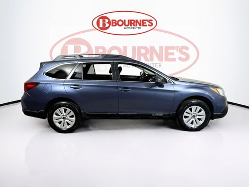 Used 2017 Subaru Outback 2.5i Premium image 10