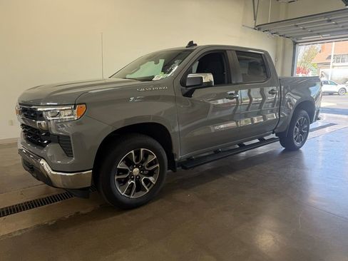Used 2024 Chevrolet Silverado 1500 LT image 1