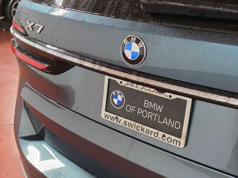 Used 2023 BMW X7 xDrive40i image 16