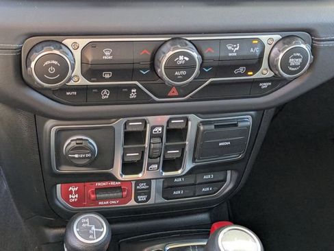 New 2025 Jeep Wrangler Unlimited Rubicon w/ Technology Group image 19