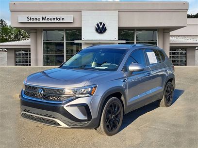 Certified 2023 Volkswagen Taos SE w/ Panoramic Sunroof Package