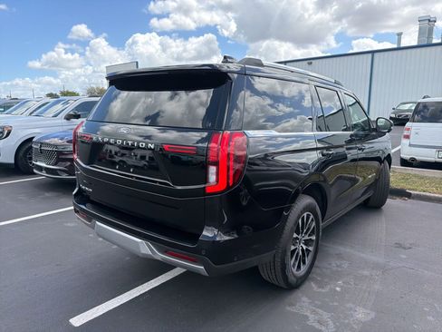 Used 2025 Ford Expedition Platinum image 4