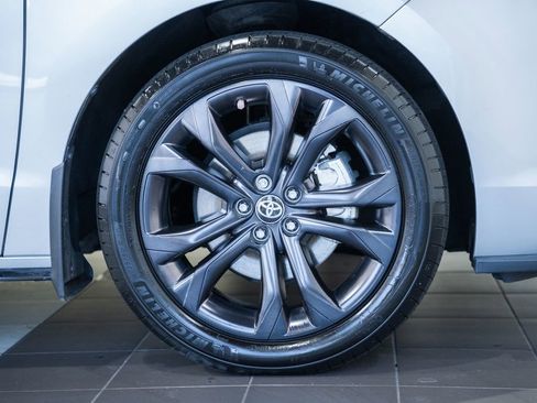 Used 2023 Toyota Sienna XSE FWD image 17