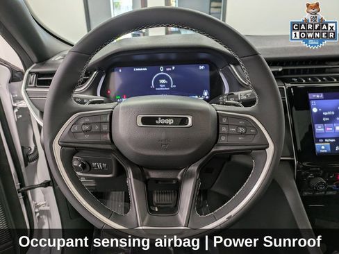 Used 2023 Jeep Grand Cherokee Altitude AWD/4WD image 26