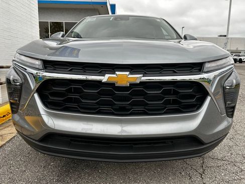 New 2026 Chevrolet Trax LS w/ LS Convenience Package FWD image 7