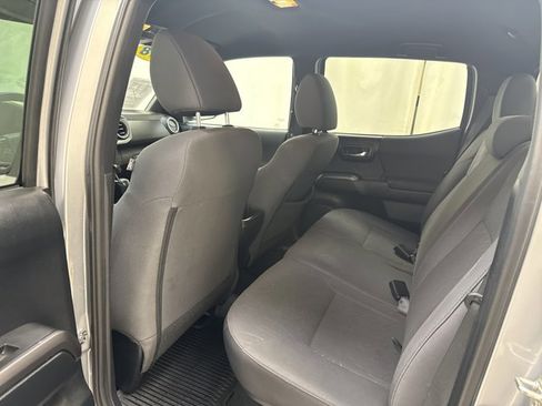 Used 2018 Toyota Tacoma TRD Sport AWD/4WD image 14