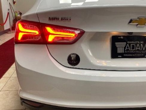 Used 2022 Chevrolet Malibu LT image 11