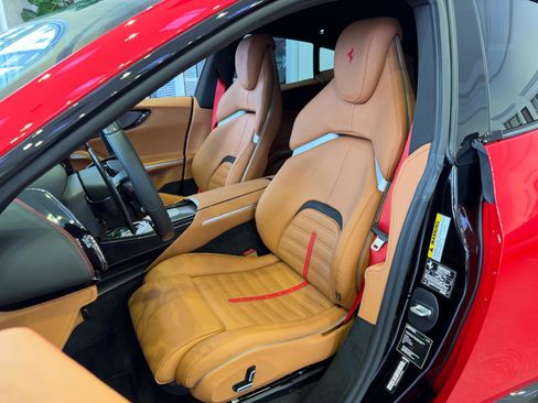 Used 2025 Ferrari Purosangue image 41