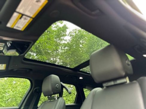 New 2026 Land Rover Range Rover Velar S AWD/4WD image 15