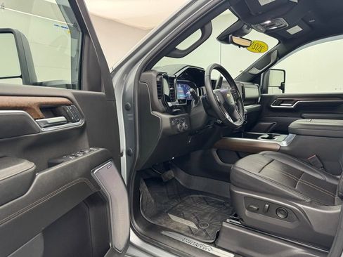 Used 2024 Chevrolet Silverado 2500 High Country w/ Technology Package image 17