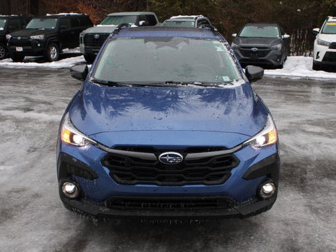 Used 2025 Subaru Crosstrek 2.0i Premium image 2
