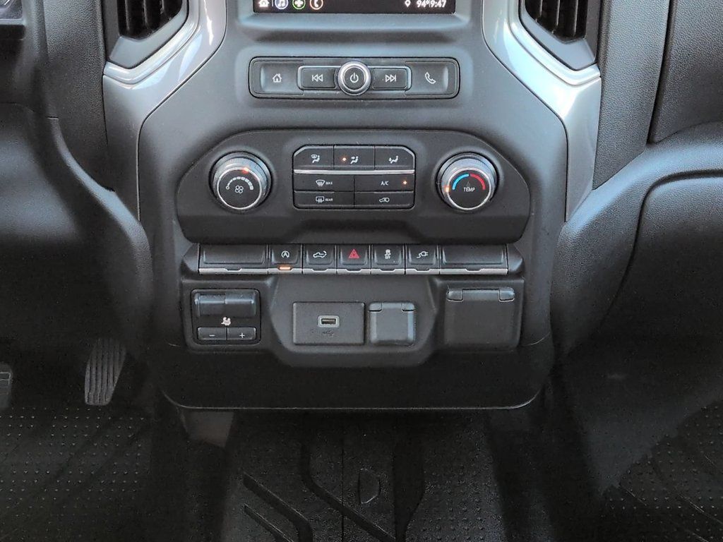 Used 2020 Chevrolet Silverado 1500 Custom w/ Custom Value Package AWD/4WD image 19