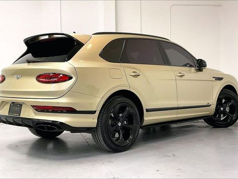 Used 2023 Bentley Bentayga AWD/4WD image 4