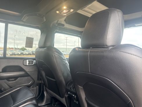 Used 2022 Jeep Gladiator Overland w/ Popular Equipment Package image 15