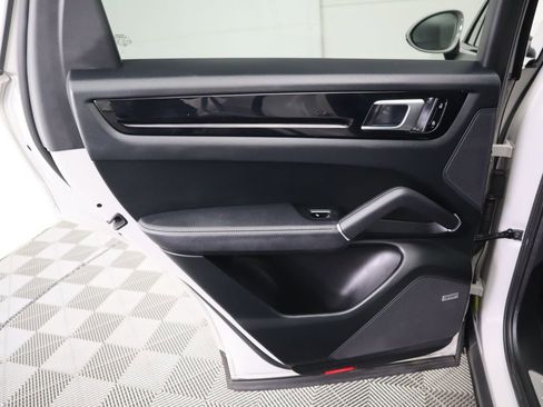 Used 2021 Porsche Cayenne image 27