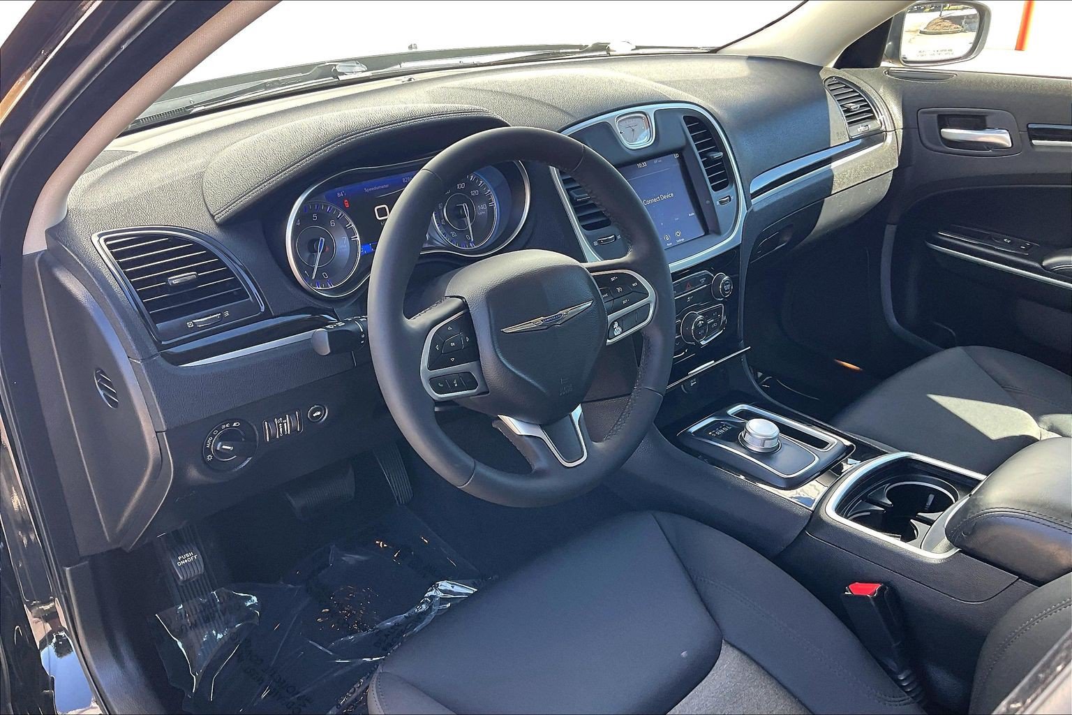 Used 2023 Chrysler 300 Touring w/ Sport Appearance Package RWD image 18