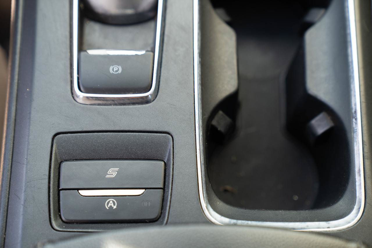 Used 2020 Ford Fusion SEL FWD image 29