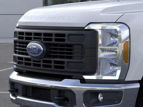 New 2026 Ford F350 XL w/ XL Chrome Package image 17
