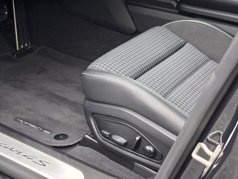 Used 2025 Porsche Taycan 4S image 20