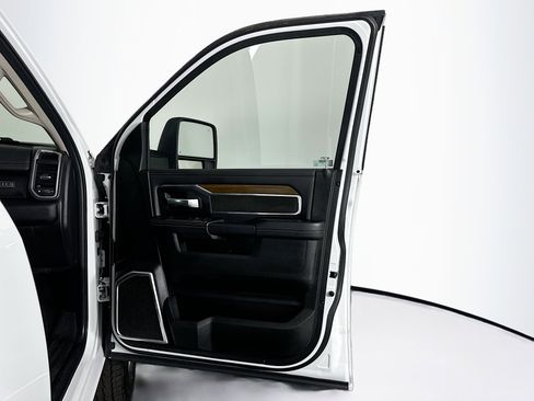 Used 2024 RAM 2500 Laramie image 32