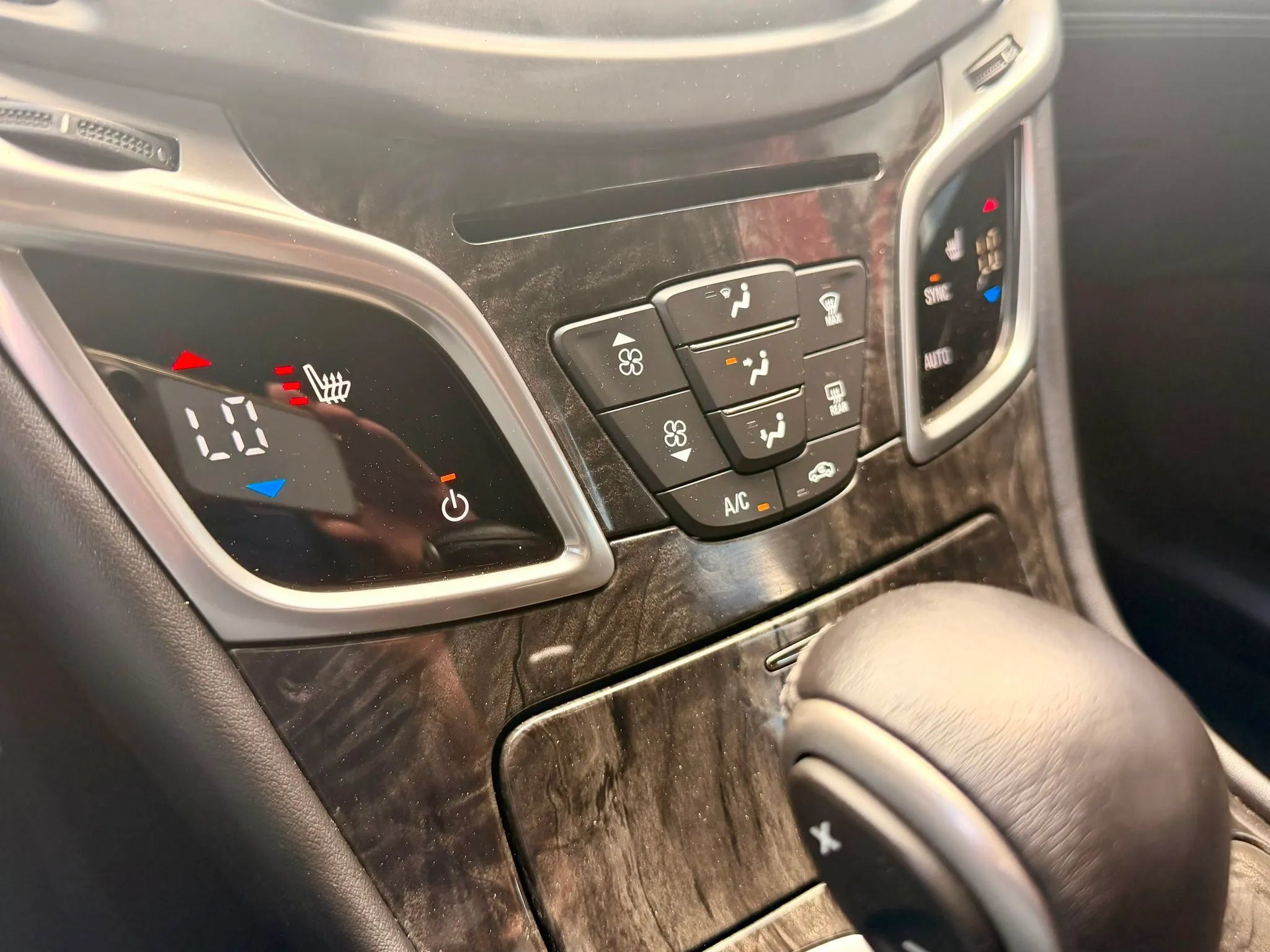 Used 2016 Buick LaCrosse Leather FWD image 11