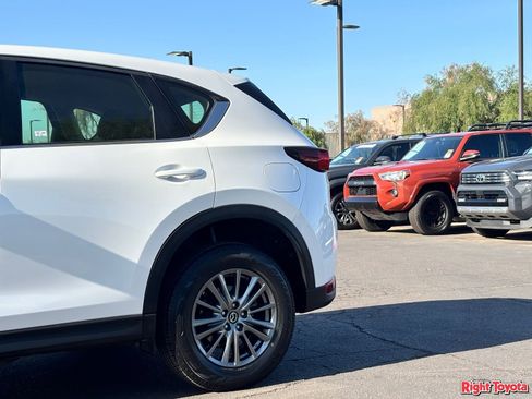Used 2017 MAZDA CX-5 Sport FWD image 9