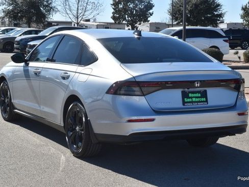 New 2025 Honda Accord SE image 4