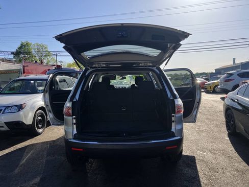 Used 2010 GMC Acadia SL FWD image 35