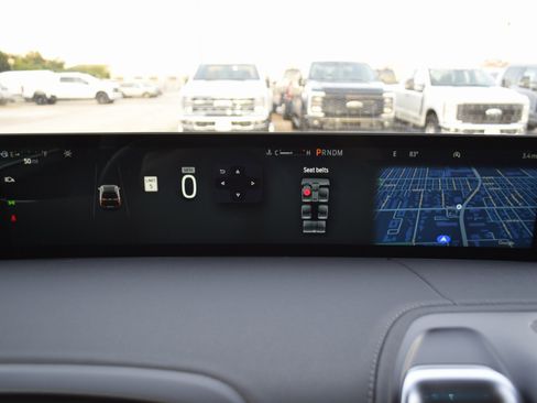 New 2025 Ford Expedition Platinum w/ Driver's Package image 12