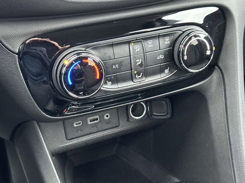 Used 2022 Buick Encore GX Preferred w/ Cold Weather Comfort Package image 24