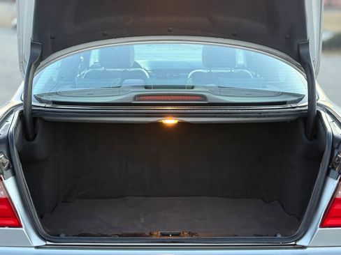 Used 2002 Mercedes-Benz E 320 4MATIC Sedan image 27