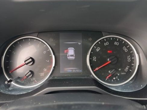 Used 2022 Toyota RAV4 XLE Premium AWD/4WD image 31