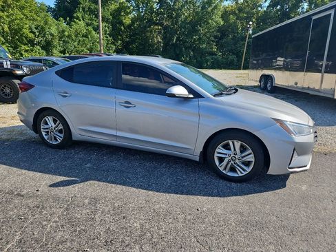 Used 2020 Hyundai Elantra SEL w/ Winter Weather Package FWD image 3