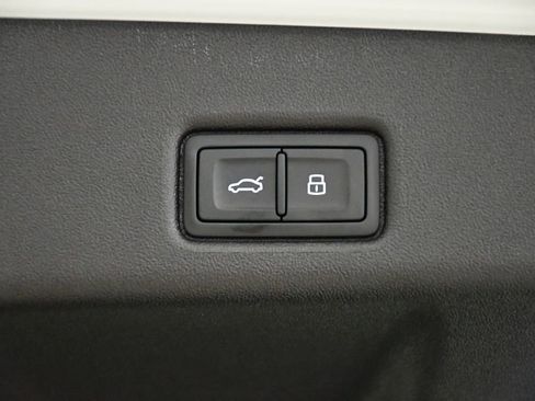 Used 2025 Audi Q5 Premium Plus w/ Premium Plus image 56