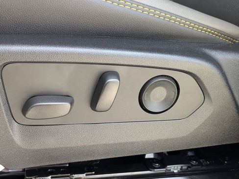 Used 2023 Chevrolet Colorado ZR2 w/ ZR2 Convenience Package III image 19