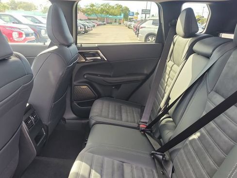 New 2026 Mitsubishi Outlander SE FWD image 14