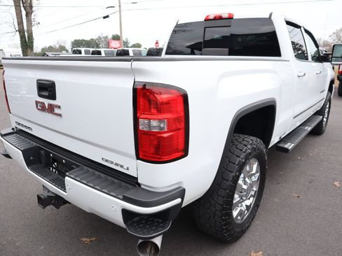 Used 2016 GMC Sierra 2500 Denali w/ Duramax Plus Package image 5