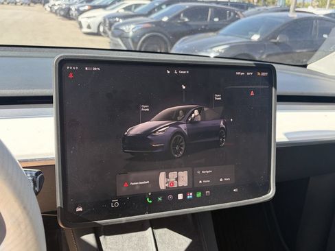 Used 2024 Tesla Model Y Long Range AWD/4WD image 10