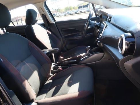 Used 2020 Nissan Versa SR image 9