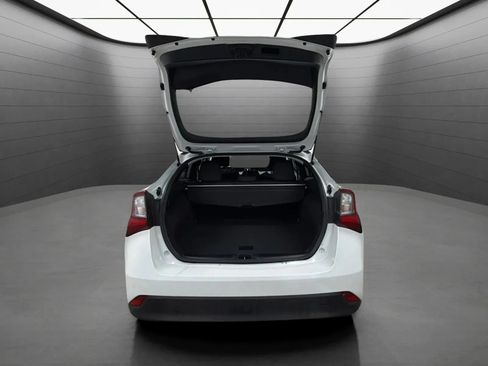 Used 2022 Toyota Prius LE FWD image 20