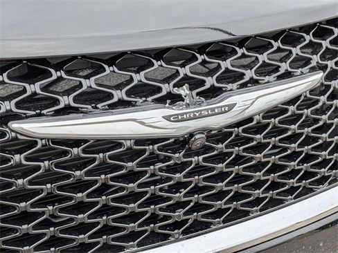 New 2026 Chrysler Pacifica Select image 9